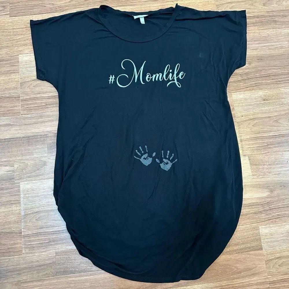 Free Kisses Maternity Mom Life Short Sleeve T-shirt Black | Maternity Size XL